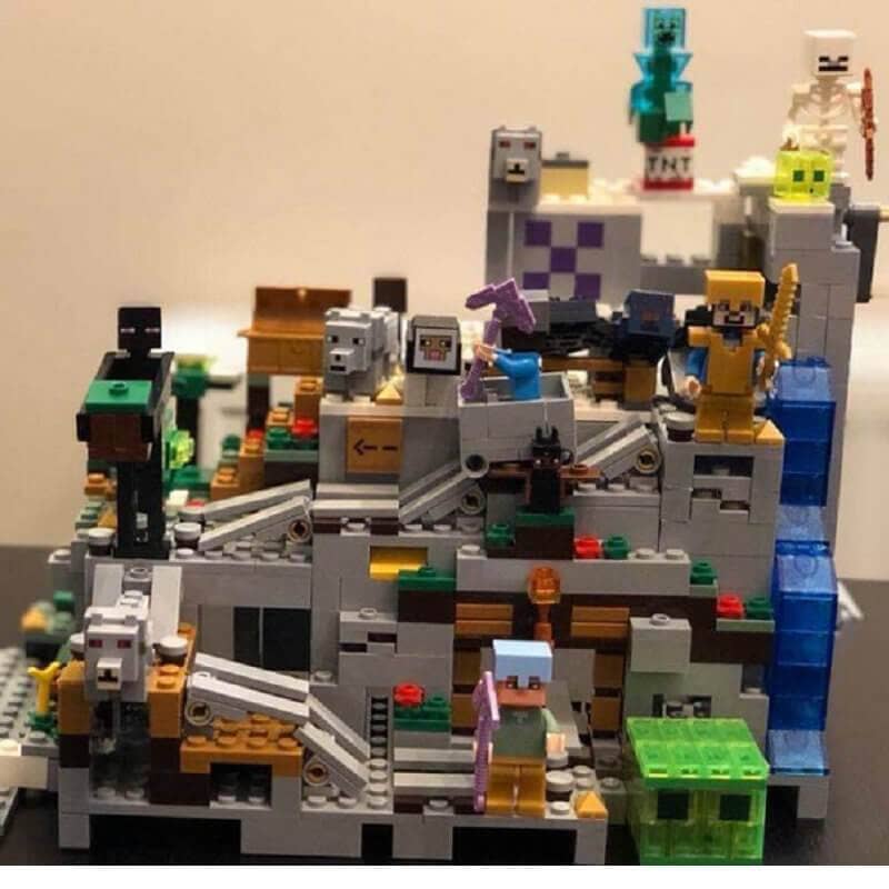 Blocco da Costruzione Minecraft - Modello Caverna della Montagna